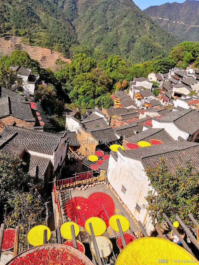 当我进入篁岭怪屋：一场奇幻与探索的旅程